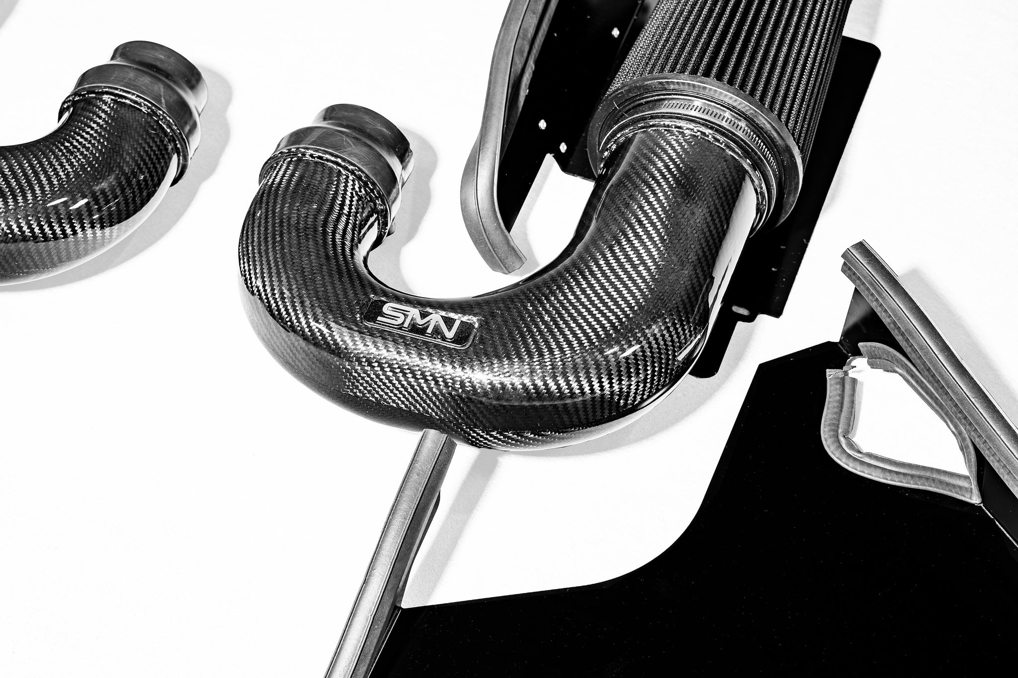SMN Carbon Ansaugsystem Mercedes AMG C63(s) M177 W205/C205/S205 GLC 63(s) AMG C253/X253 SMN Carbon Ansaugsystem Mercedes AMG C63(s) M177 W205/C205/S205 GLC 63(s) AMG C253/X253